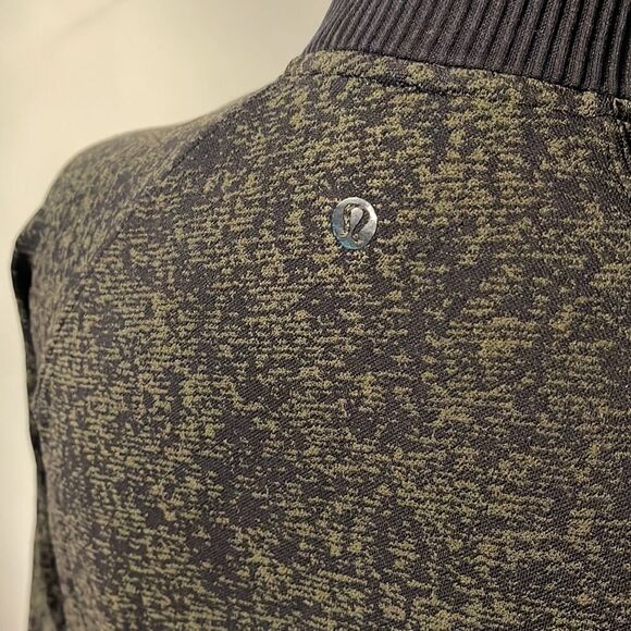 Lululemon size 8 longsleeve half Zipup - Picture 3 of 3